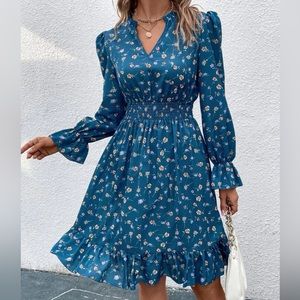 Ditsy floral print dusty blue notch neck shirred waist dress, size large(8-10)